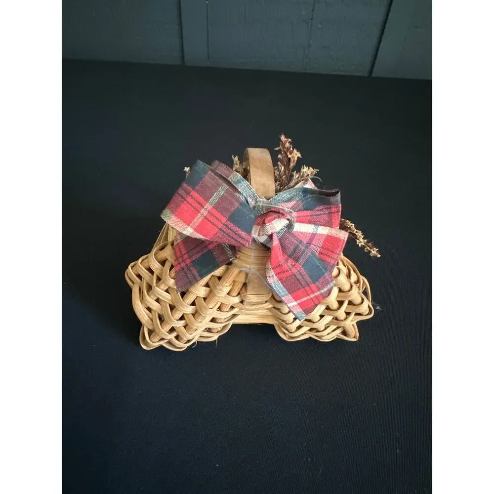 Vintage Mini Hand Woven Splint Gathering Primitive Buttocks Basket Miniature